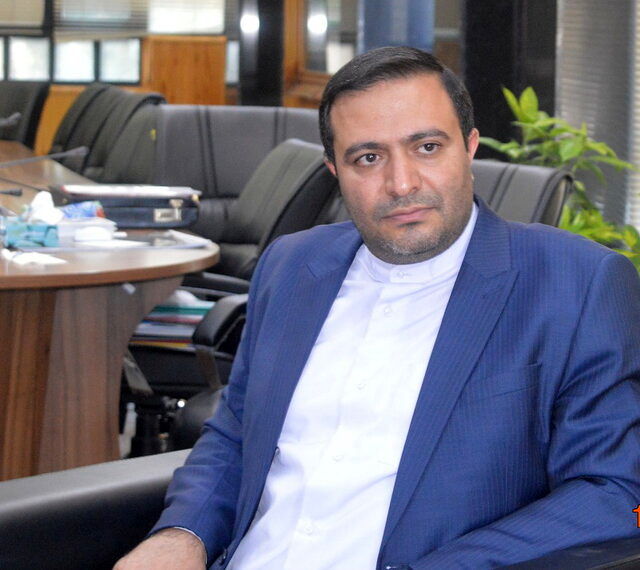 یک مقام مسوول: به دنبال راهی برای کاهش قیمت ارز هستیم